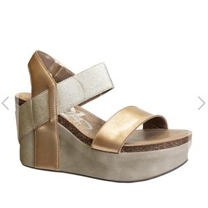 OTBT Bushnell in Gold Wedge Sandals
